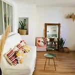Chez Louise Et Lucette