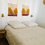 Chez Louise Et Lucette Daire