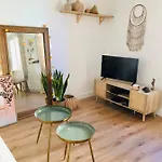 Chez Louise Et Lucette